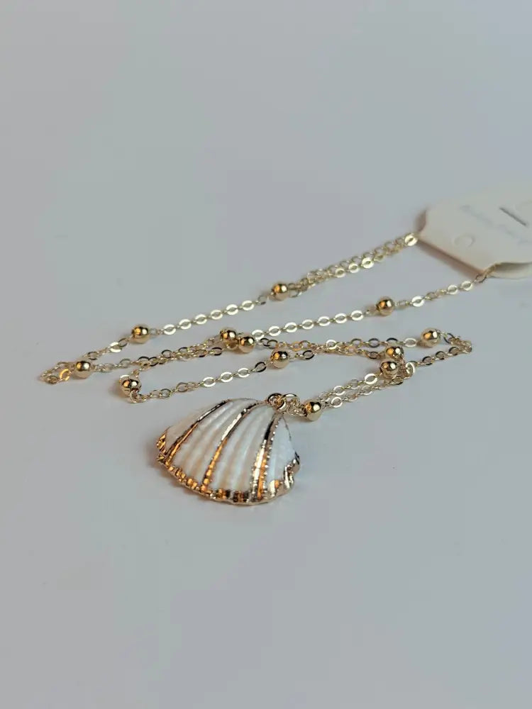 White and Gold Medium sized Natural Shell necklace